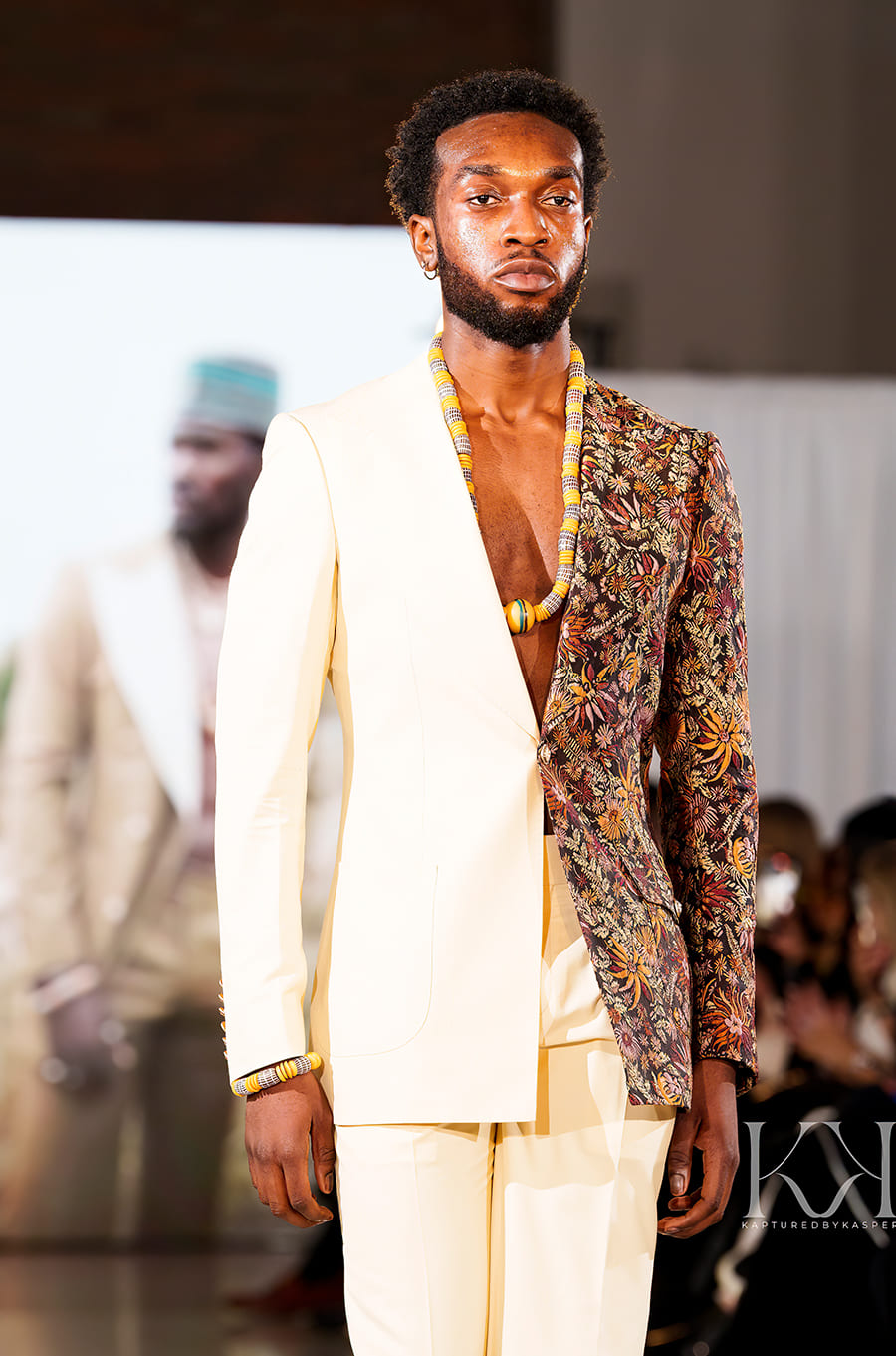 Aseye Aseye Cross Personality Suit