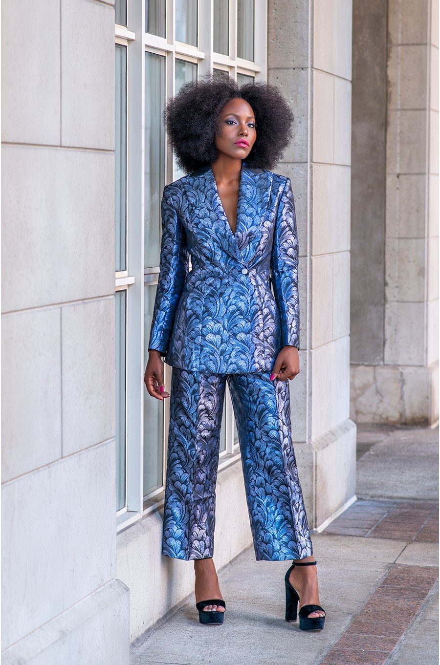Enyo silver-blue meandering single-breasted suit. Wide leg pants