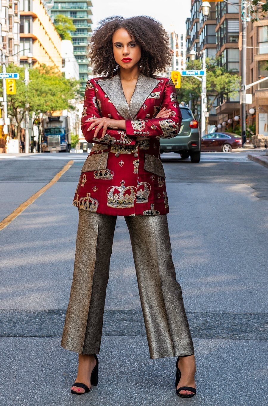 Seyram royal double-breasted suit. Gold decoration with gold fabric pants